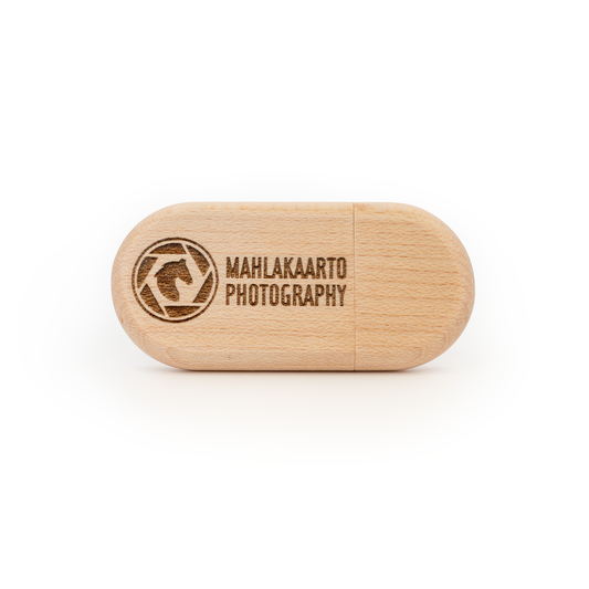 Muistitikku omalla logolla